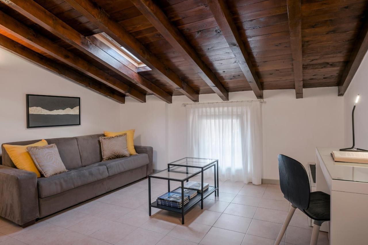 Lovely Mansard Iseo Portelle Holiday With Private Parking And Bike Storage Exterior photo