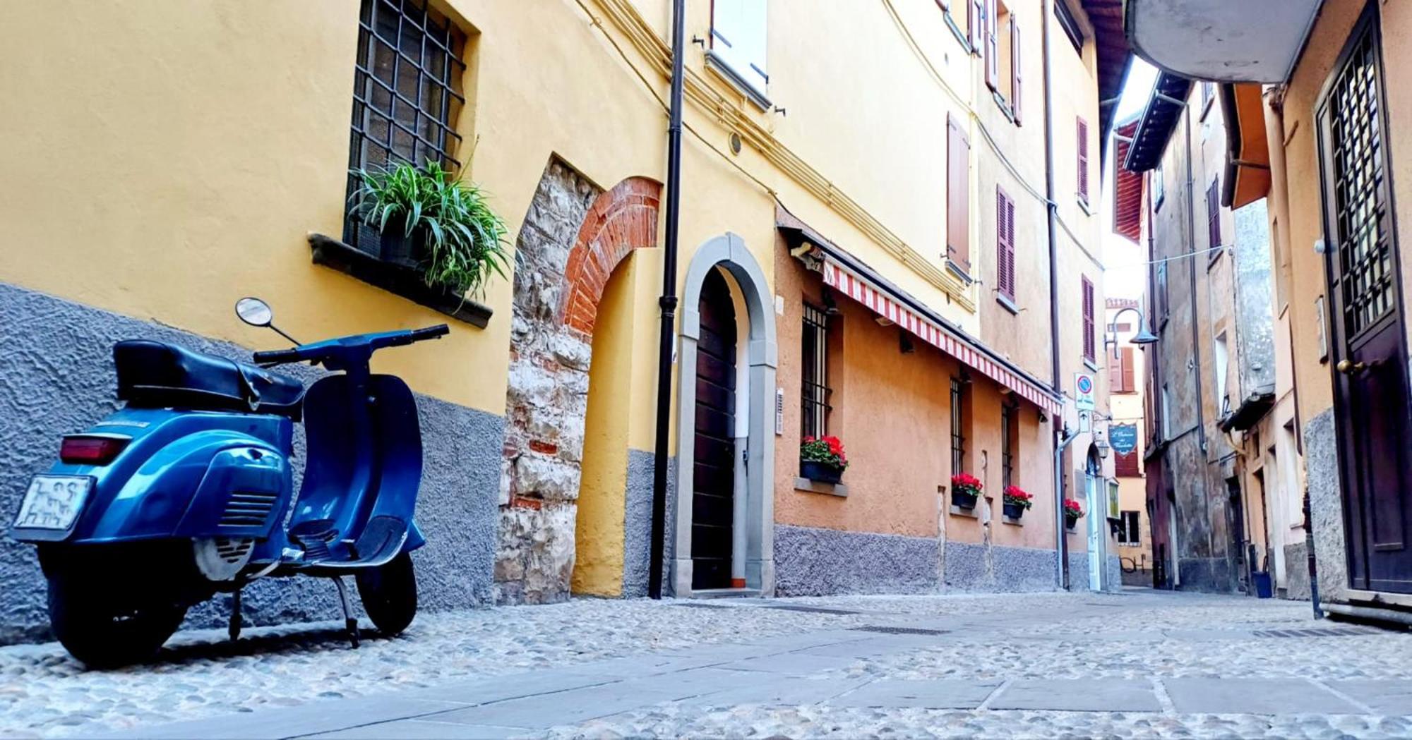 Lovely Mansard Iseo Portelle Holiday With Private Parking And Bike Storage Exterior photo